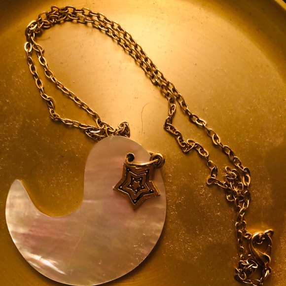 Jami Rodriguez Shell and Star Necklace - Picture 2 of 3